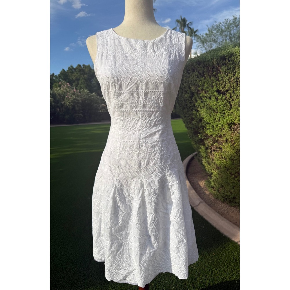 Ivanka Trump White Cotton Eyelet Embroidered Fit & Flare Sleeveless Dress Size 6